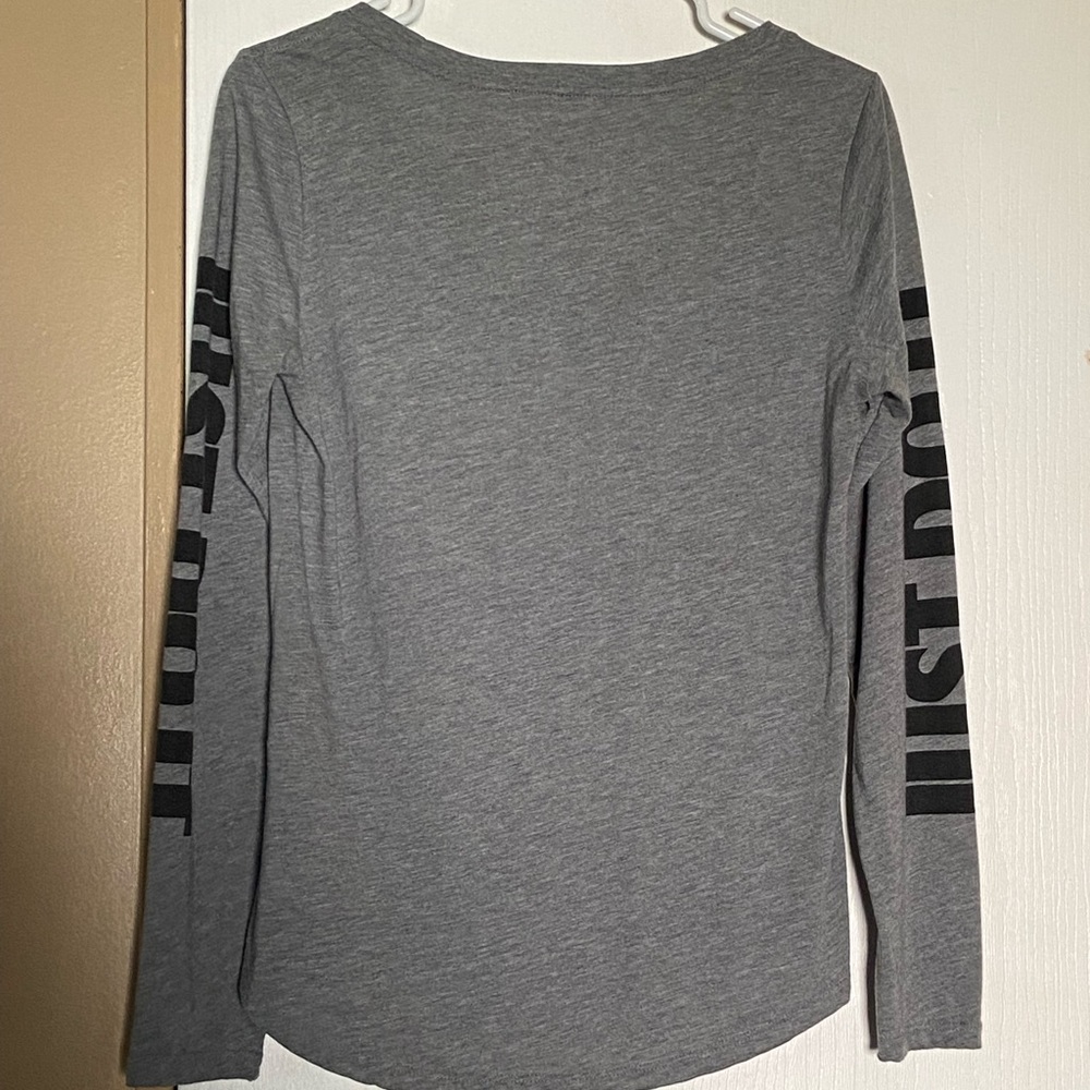 Nike - Picture 2 of 11